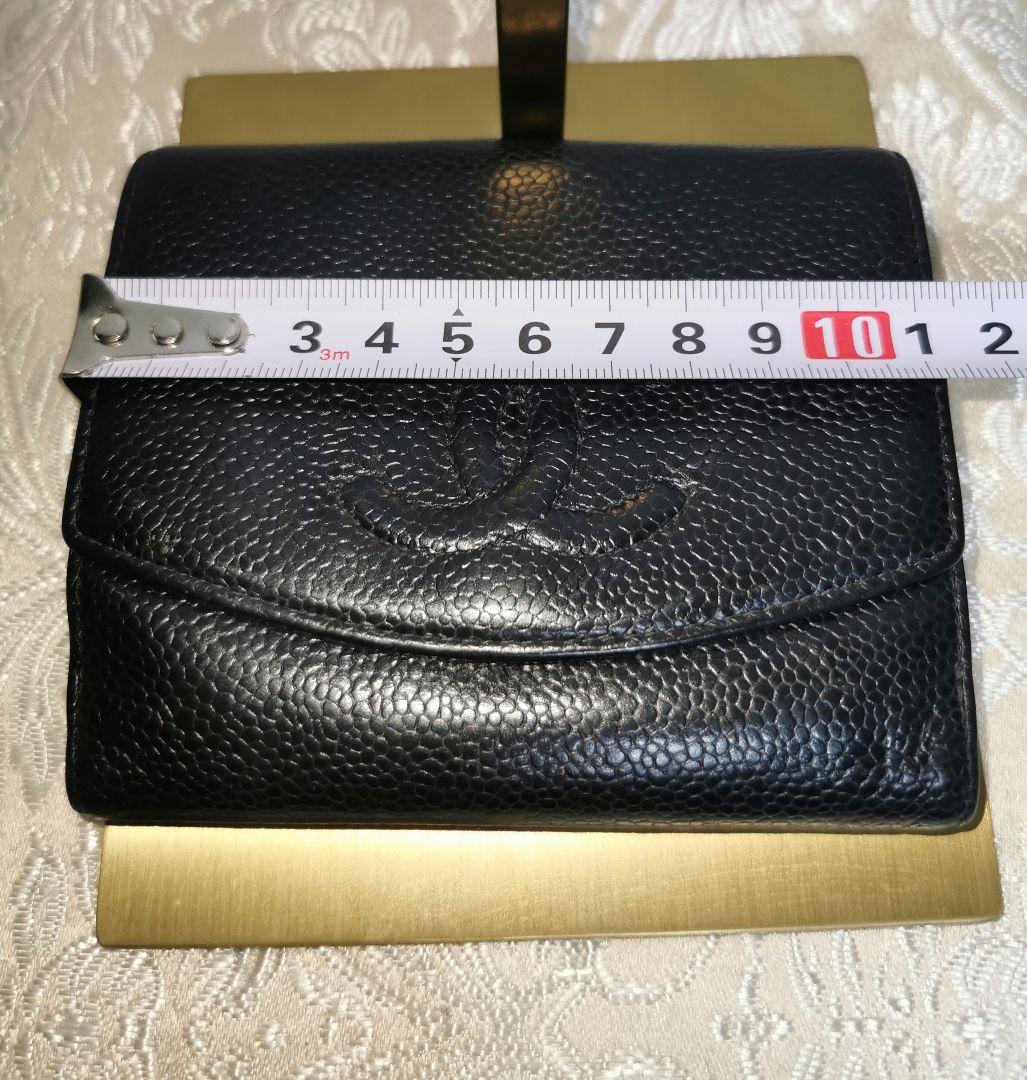シャネル　CHANEL　二つ折り財布　CCロゴ入り　レザー　フランス型　ブラック