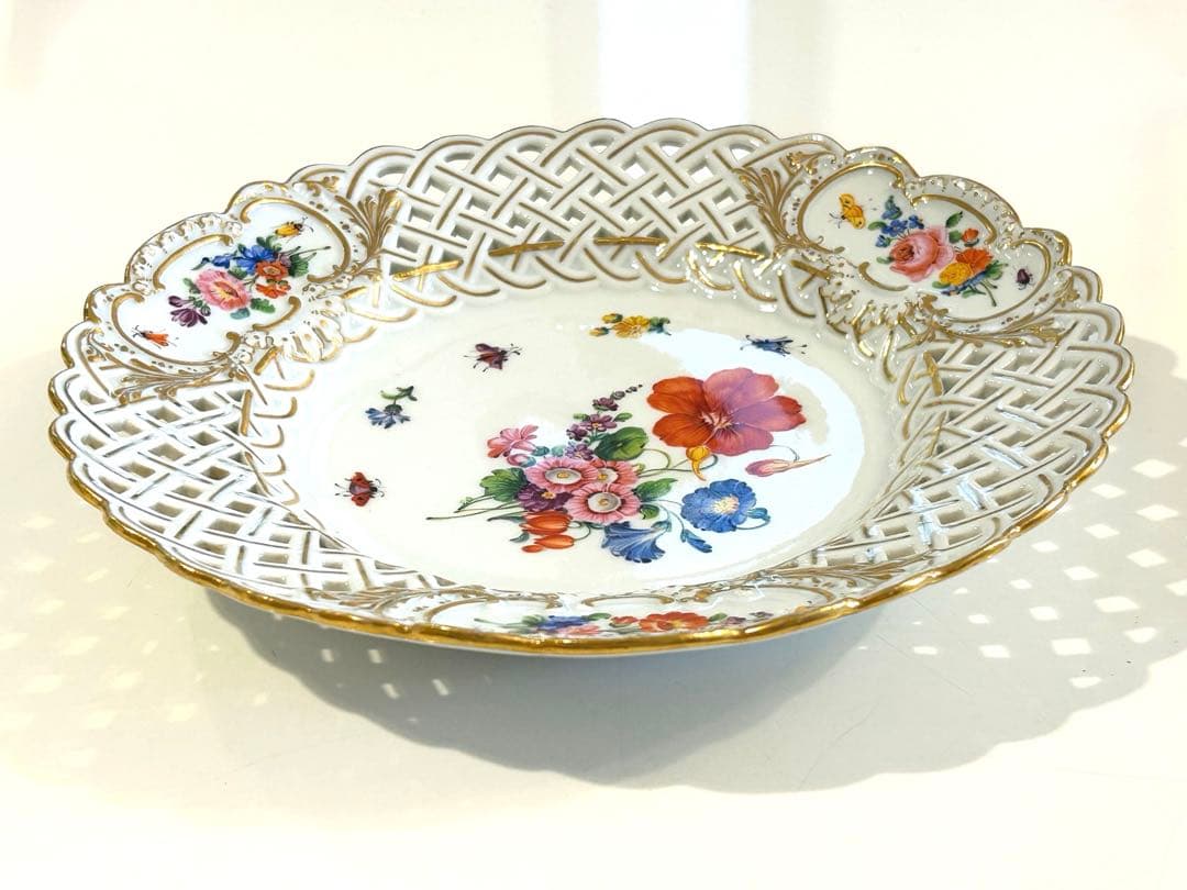 meissen マイセン アンティーク 約23㎝　金彩透かし皿　双剣　花柄　昆虫