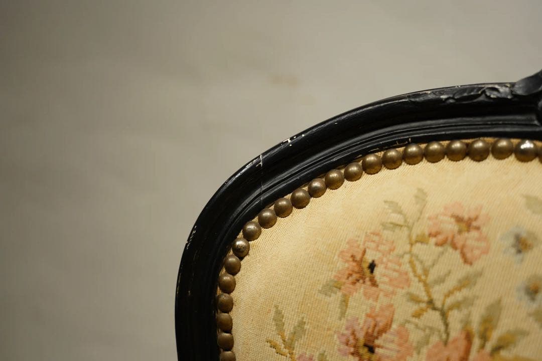 ルイ15世様式　フランス　アンティーク　ロココ　バロック　プチポワン　刺繍