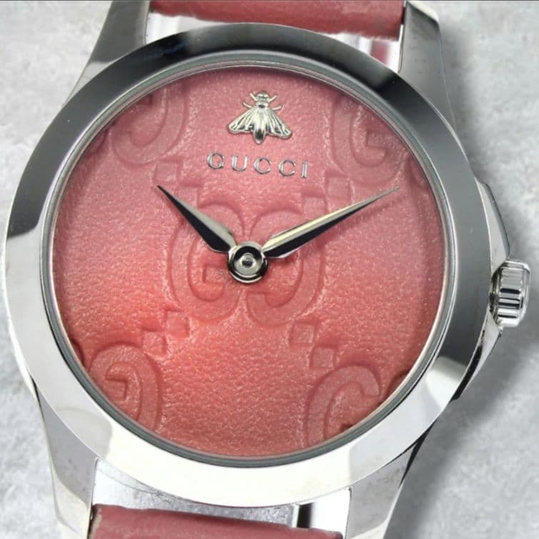 GUCCI　グッチ　腕時計　レディース　ピンク　ロゴ　型押し