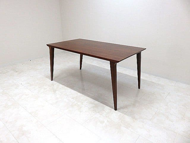 IDC大塚家具　ウォールナット材ダイニングテーブル「ハイヒール」　W150cm
