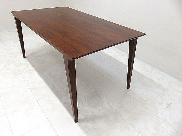 IDC大塚家具　ウォールナット材ダイニングテーブル「ハイヒール」　W150cm