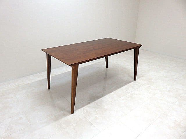 IDC大塚家具　ウォールナット材ダイニングテーブル「ハイヒール」　W150cm