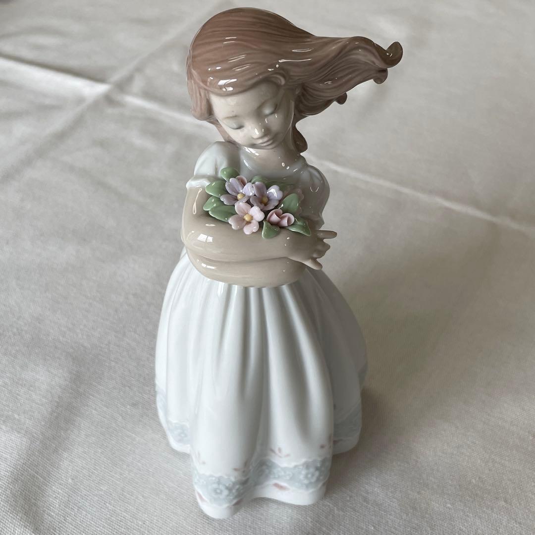 LLADRO Utopia さわやかな風 陶器