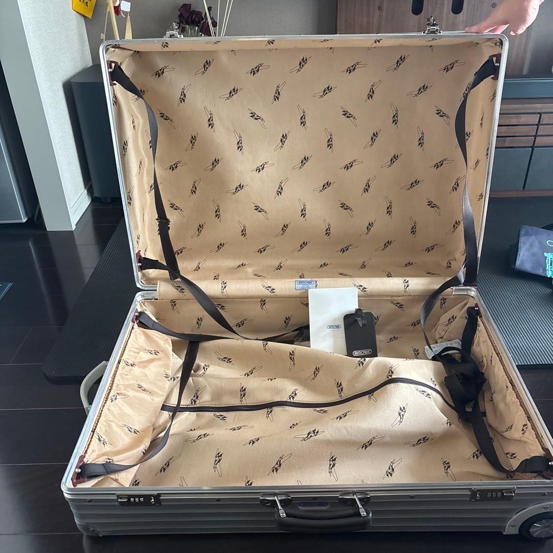 RIMOWA Flight Classicスーツケース 104L