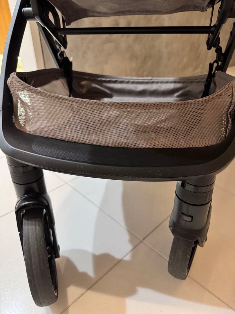 (早い者勝ち)nuna TRVL Ix ヌナトラベルラックス ベビーカーシーダー