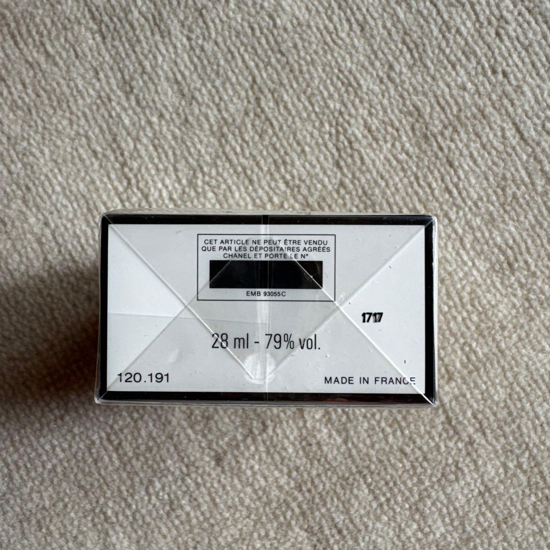 未開封　CHANEL N°19 パルファム 28ml