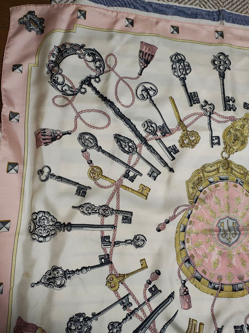 HERMES 鍵とリボンのスカーフ 約85cm x 85cm