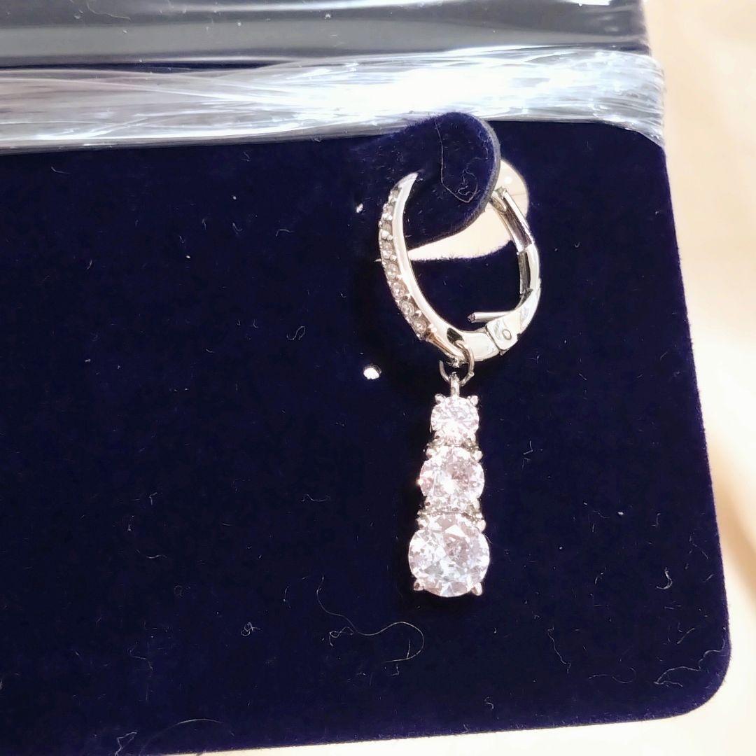 SWAROVSKI ダイヤモンド型クリスタルピアス フープピアス