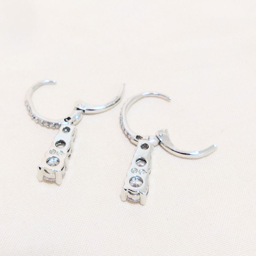 SWAROVSKI ダイヤモンド型クリスタルピアス フープピアス