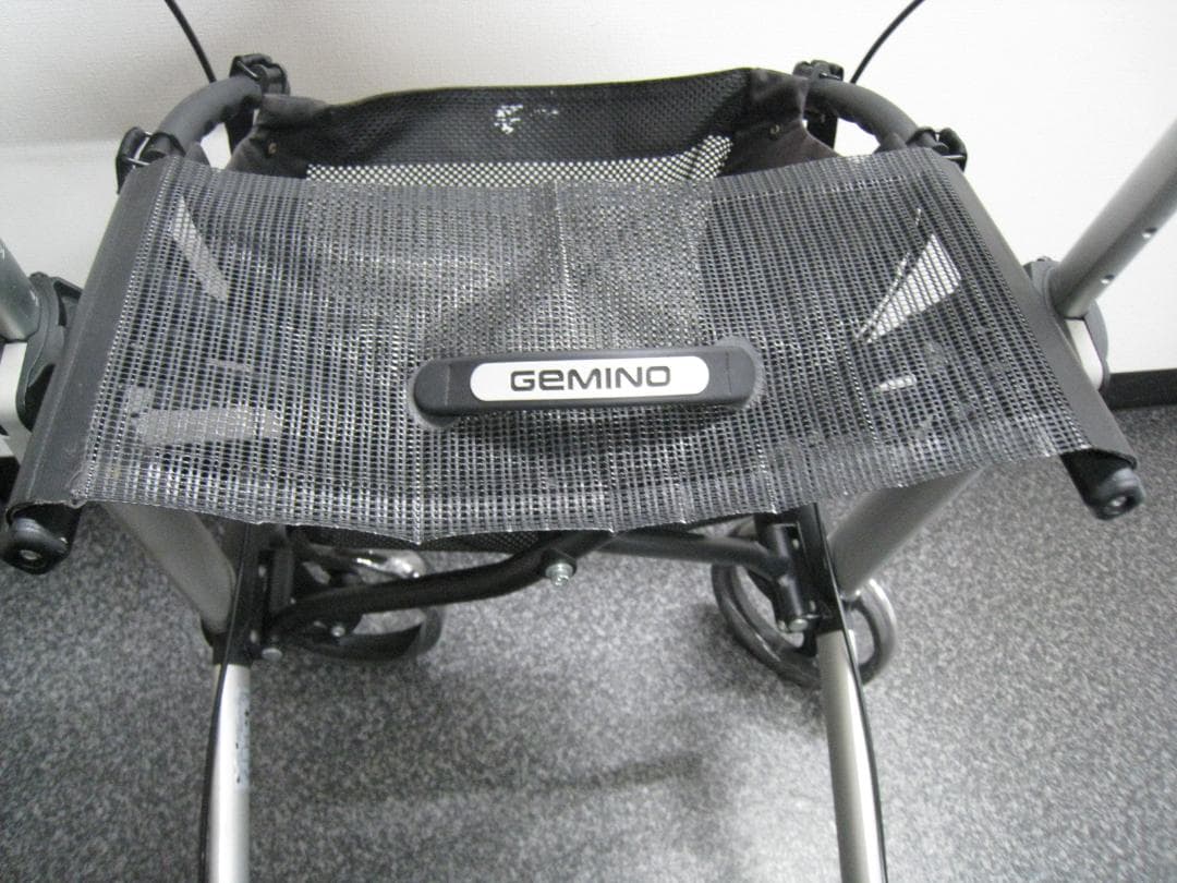 ハンディウォークＬ　GEMINO 30 歩行器 歩行車 パラマウントベッド ②
