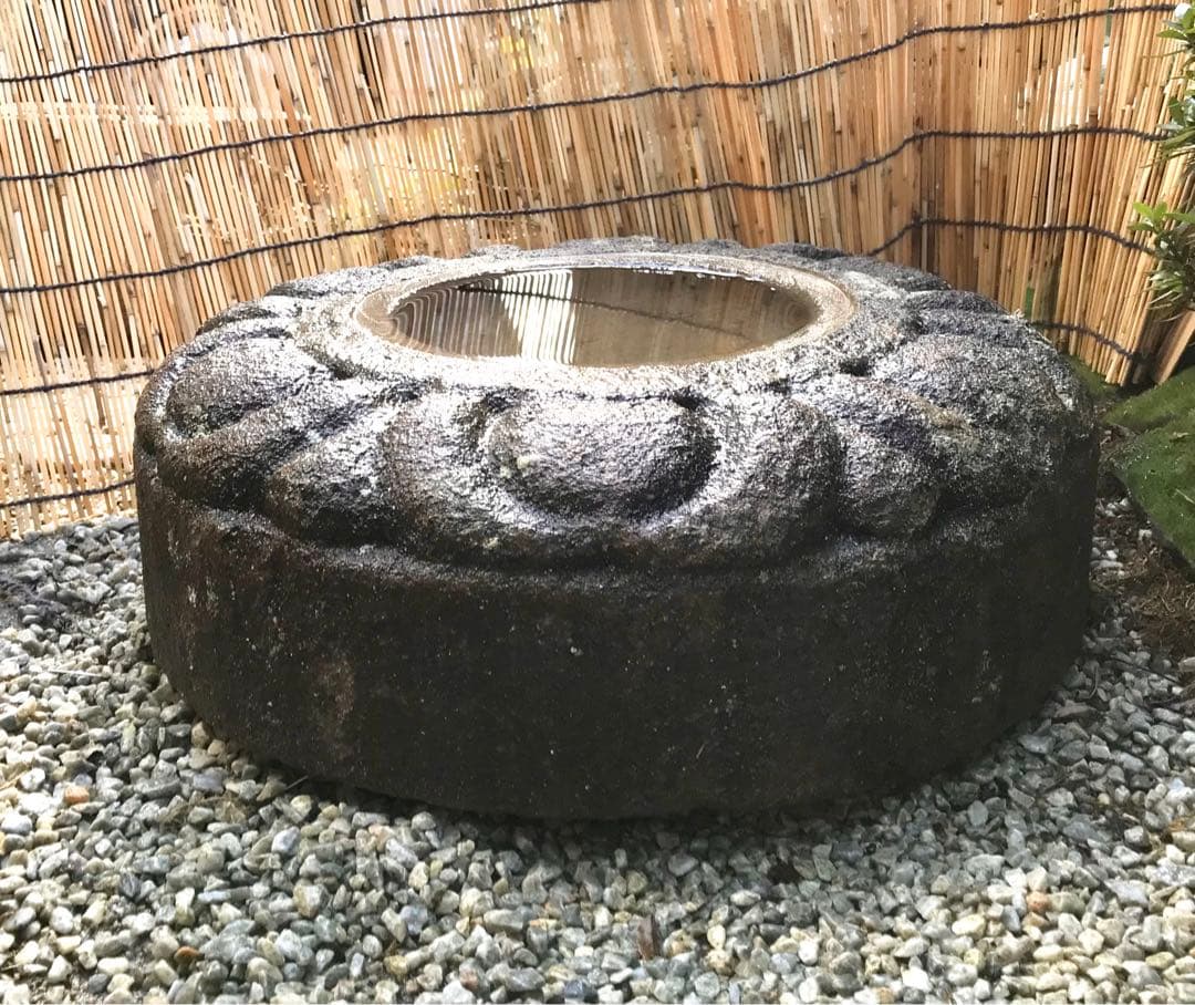 【丸型水鉢・蹲・手洗い鉢】庭石・置物・オブジェ・ガーデニング・バードバス・石鉢