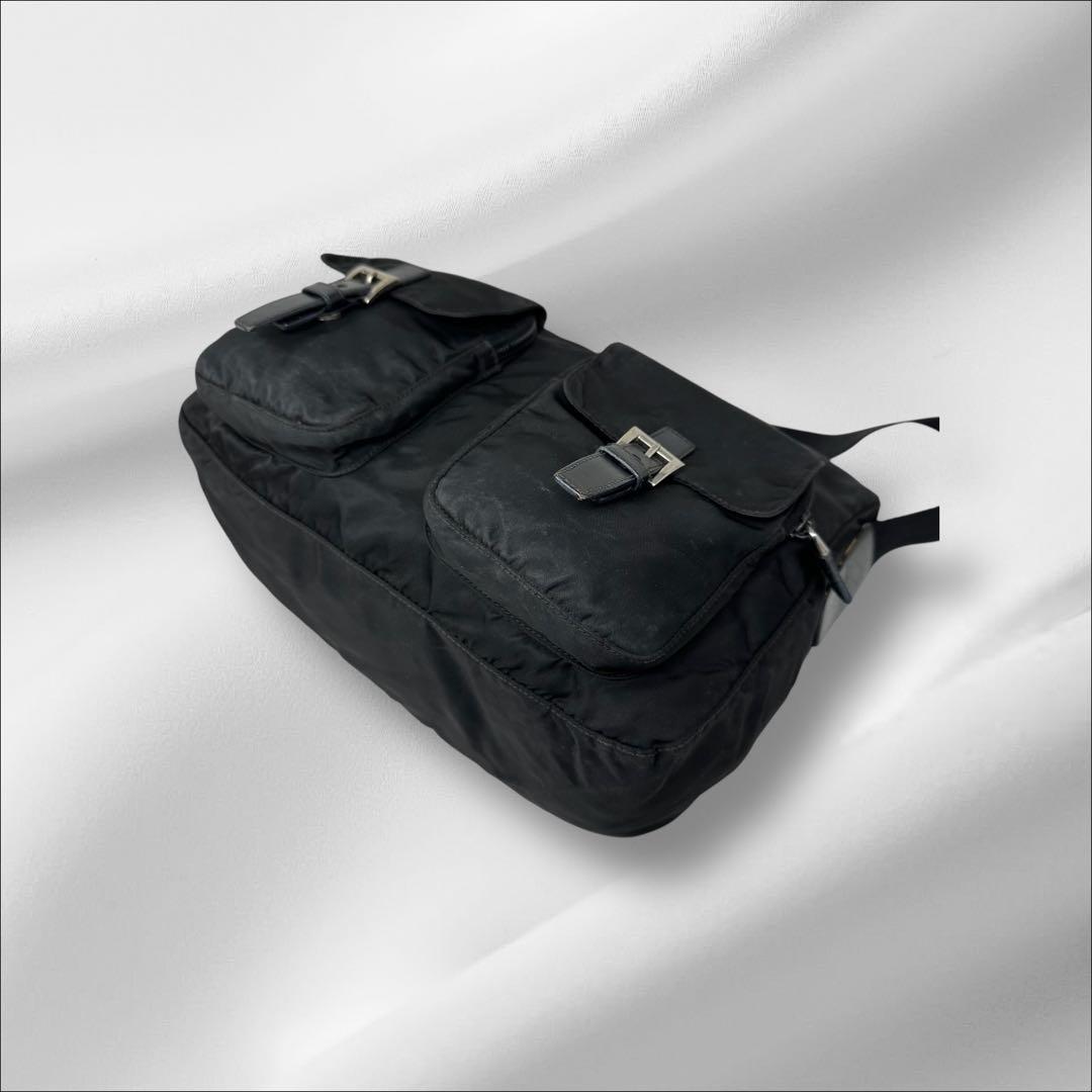 【美品】 PRADA プラダ ショルダーバッグ メッセンジャー　ナイロン e34
