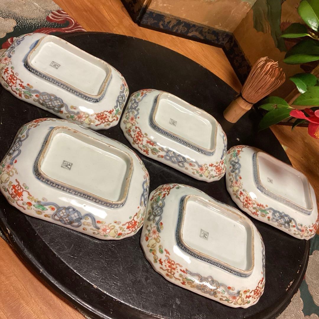 A913 古伊万里　染錦手　変形角皿　梅と文人紋様　　５枚