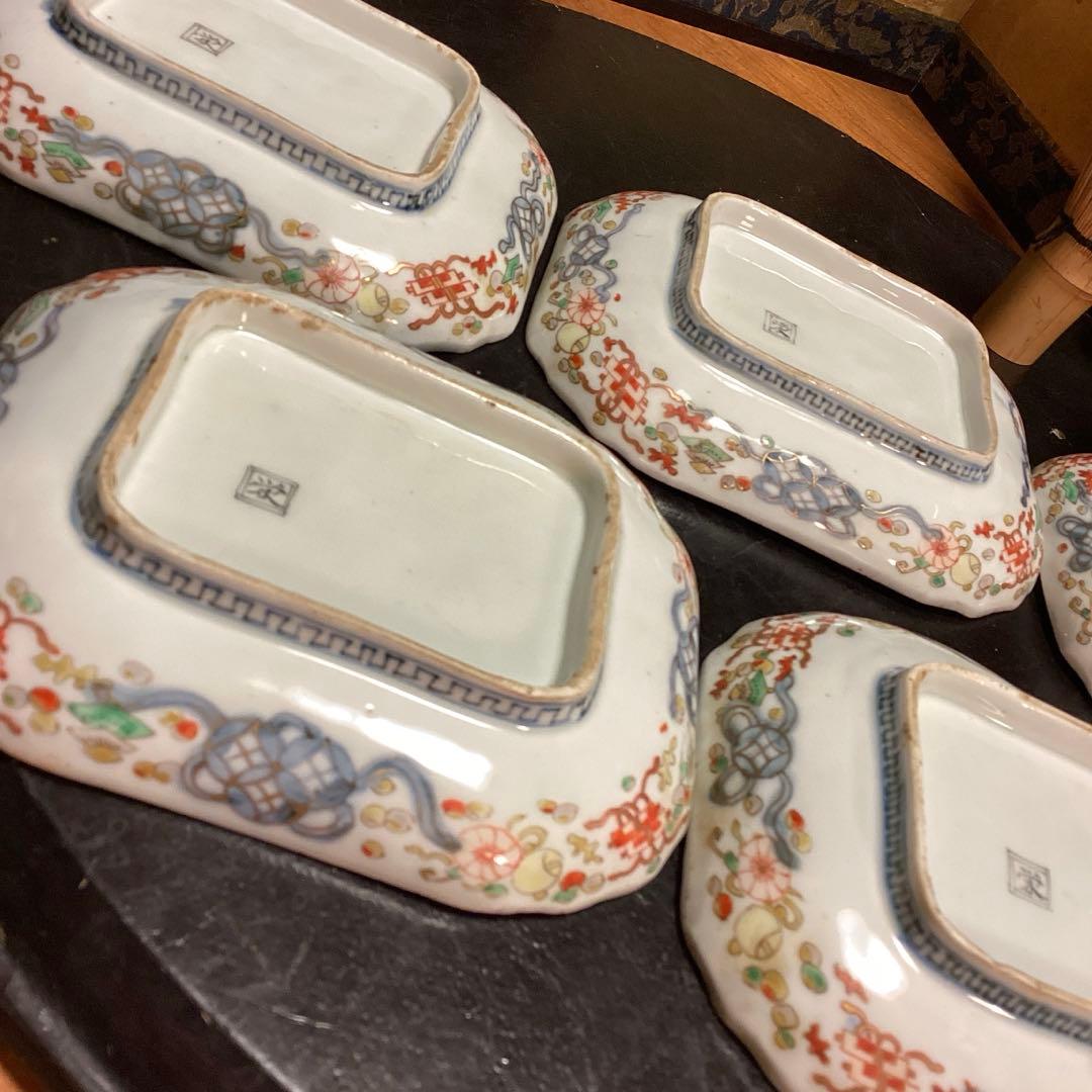 A913 古伊万里　染錦手　変形角皿　梅と文人紋様　　５枚