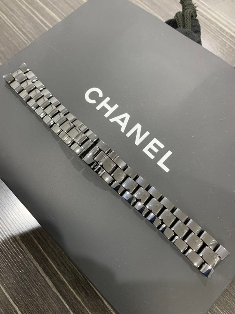 CHANEL純正セラミックベルトJ12 38ミリサイズ　腕周り20センチ調整済み