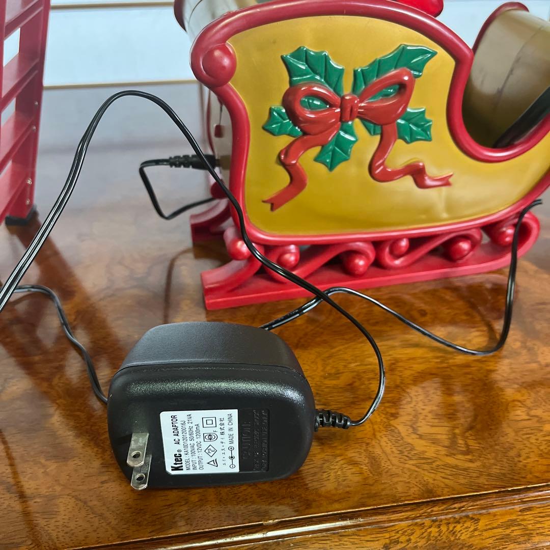 サンタさんが電動ではしごを上り下りします！ライト付き クリスマスソングも流れる