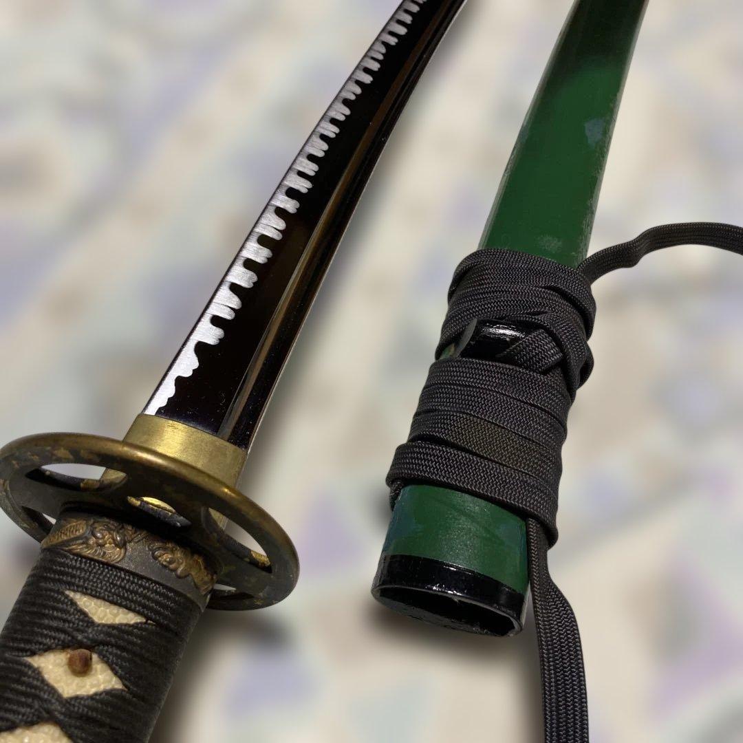 上級居合大刀 黒柄 十字透し丸鍔 緑暈し呂鞘