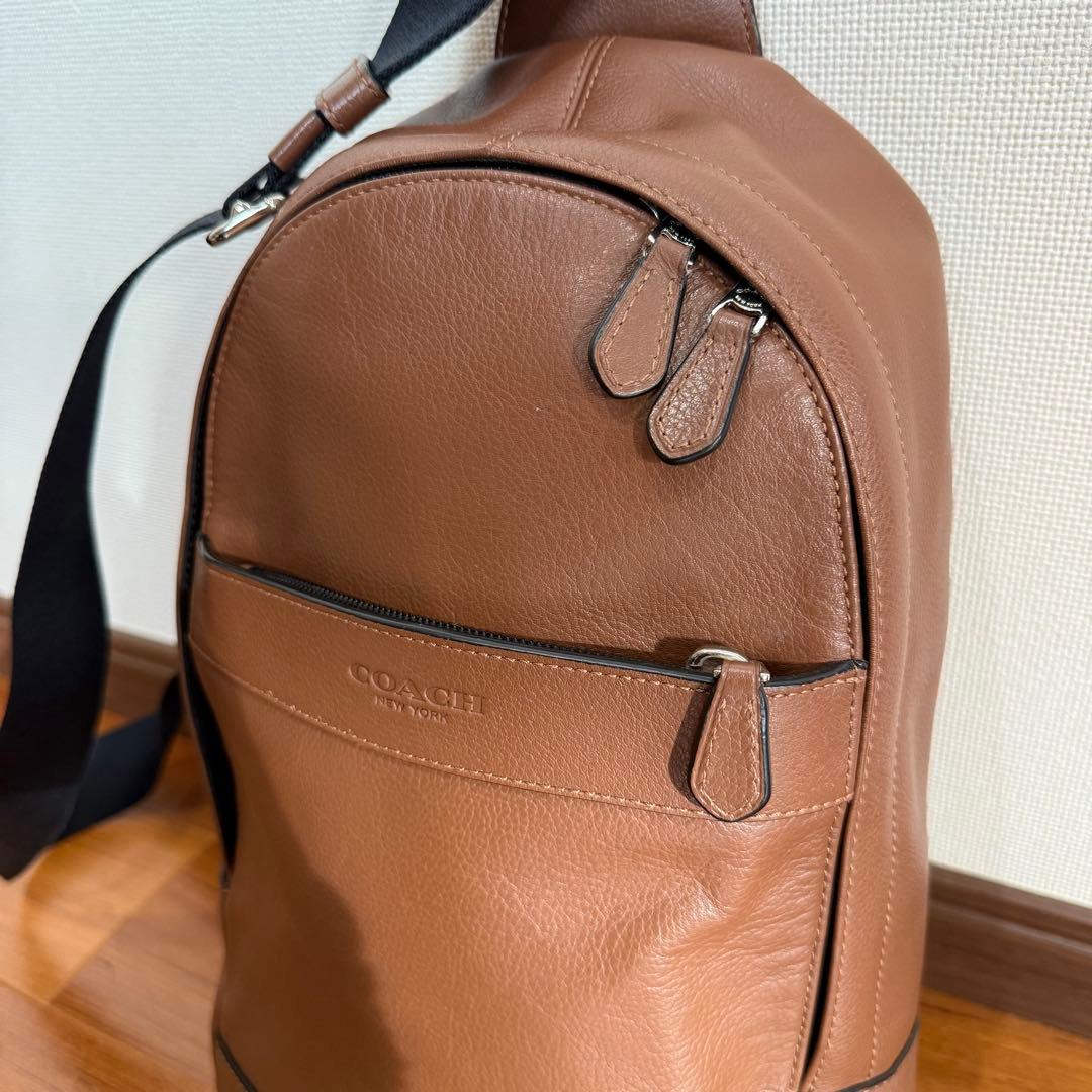 【美品】 コーチ ボディバッグ チャールズ パック リュック メンズ 牛革 黒