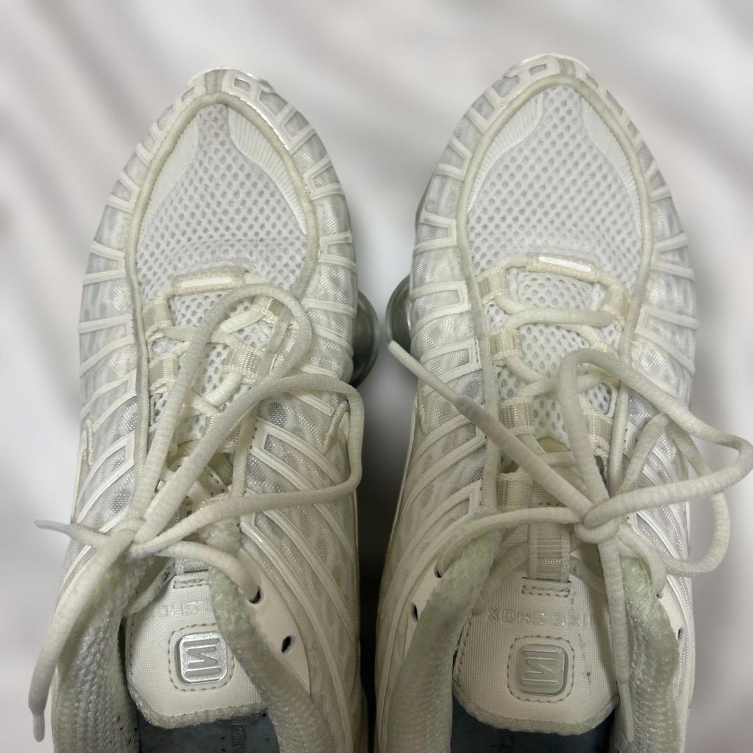 Nike Shox ホワイト/シルバー スニーカー