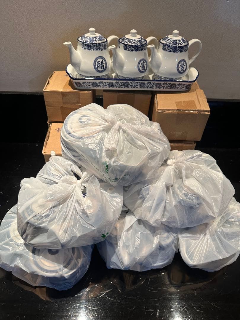 青花食器（お皿、麺碗、器、調味料入れ、レンゲなど）