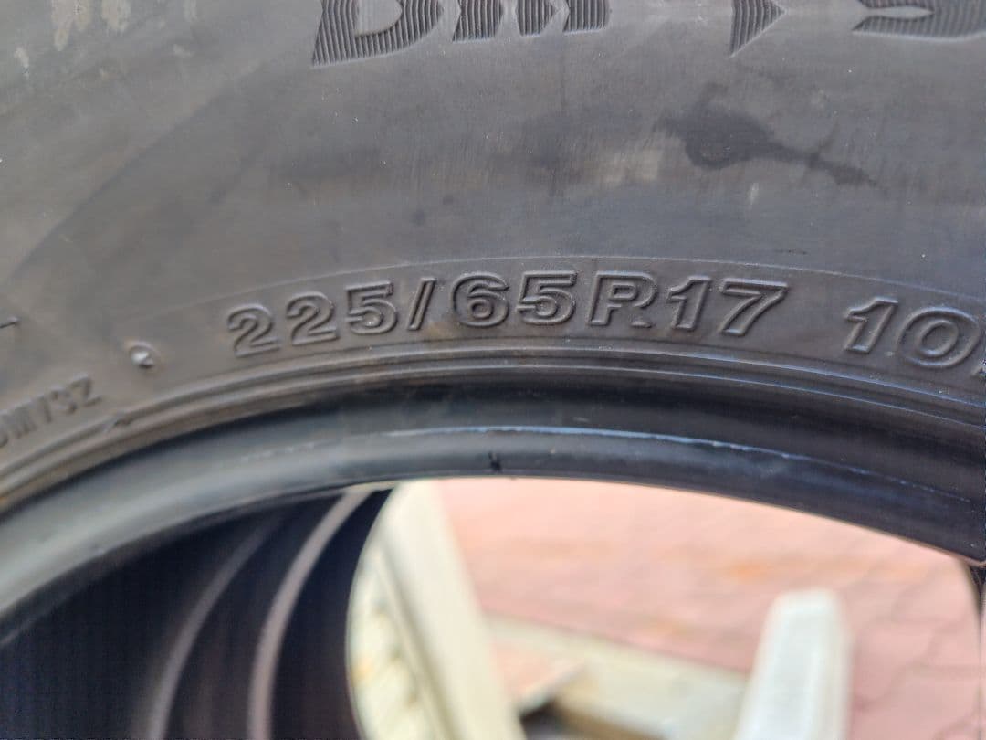 ブリザックDM-V3 225/65R17 2020年製