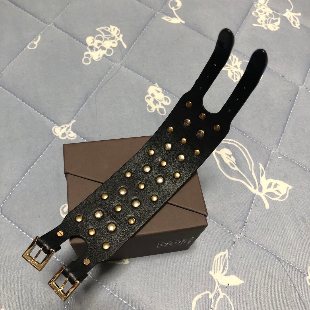 ヴァレンティノ　スタッズ　黒レザーバングル