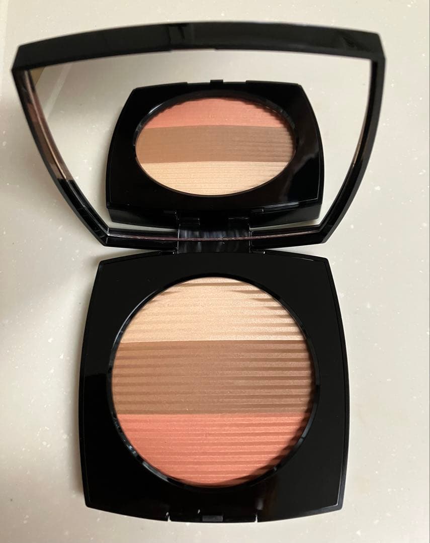 新品未使用❣️シャネル　フェイスパウダーLIGHT CORAL 15g