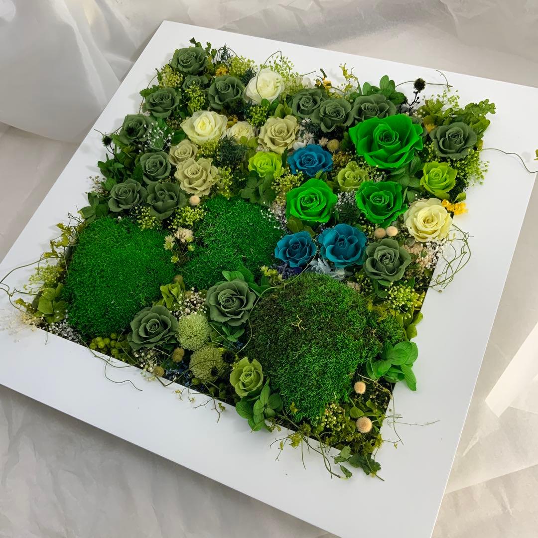 プリザーブドフラワーのフレームアレンジメント　魅惑の薔薇花庭の一隅で