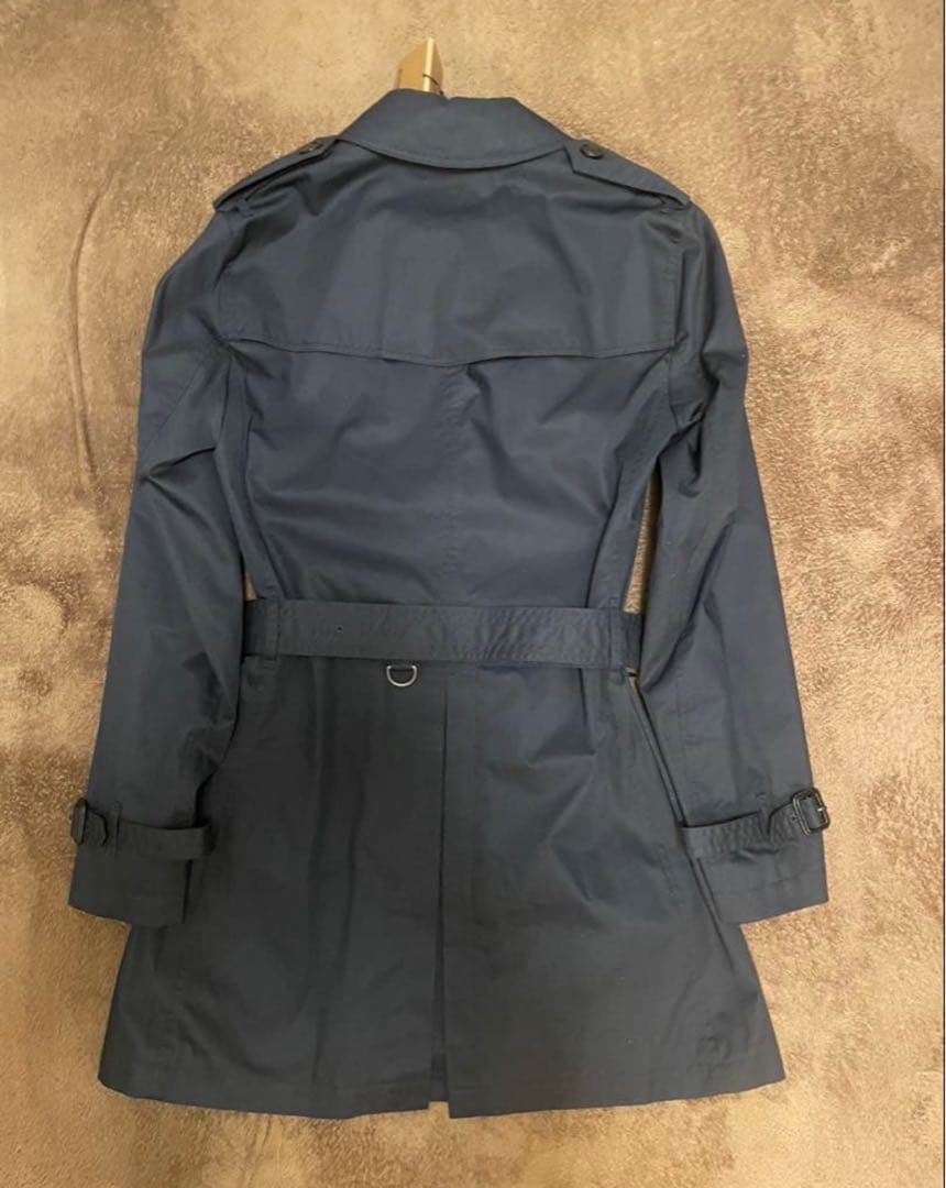 70%オフ定価20万円超新品タグ付　BURBERRY ネイビー トレンチコート