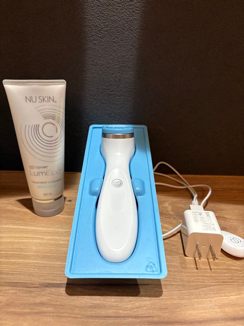 NU SKIN LumiSpa 美顔器 充電器付き