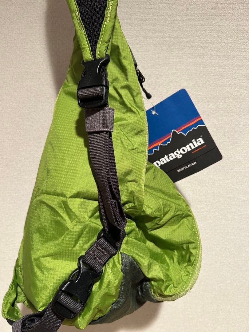 【希少】【新品】patagonia ボディバッグ グリーン