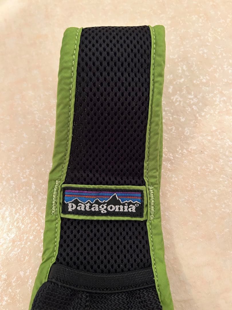 【希少】【新品】patagonia ボディバッグ グリーン