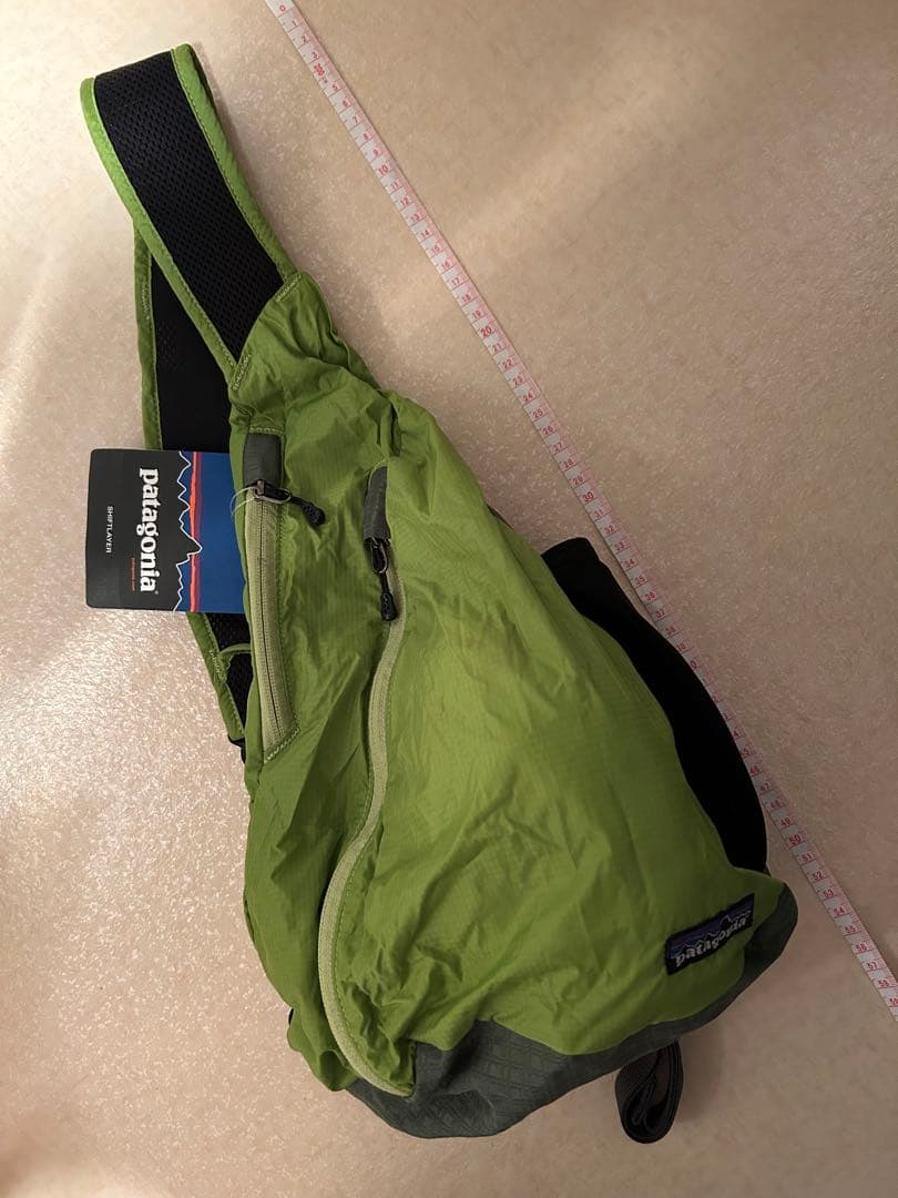 【希少】【新品】patagonia ボディバッグ グリーン
