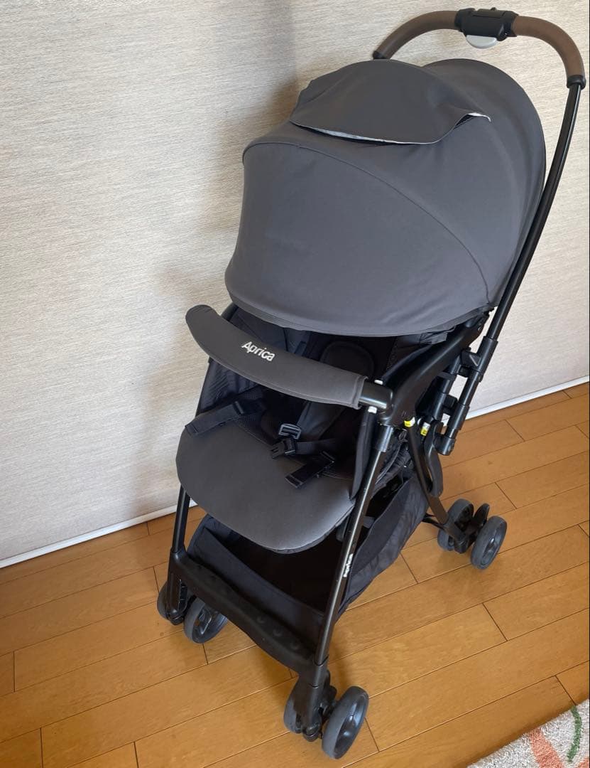 アップリカ 超軽量A型ベビーカー カルーンエアーメッシュ【送料込み】