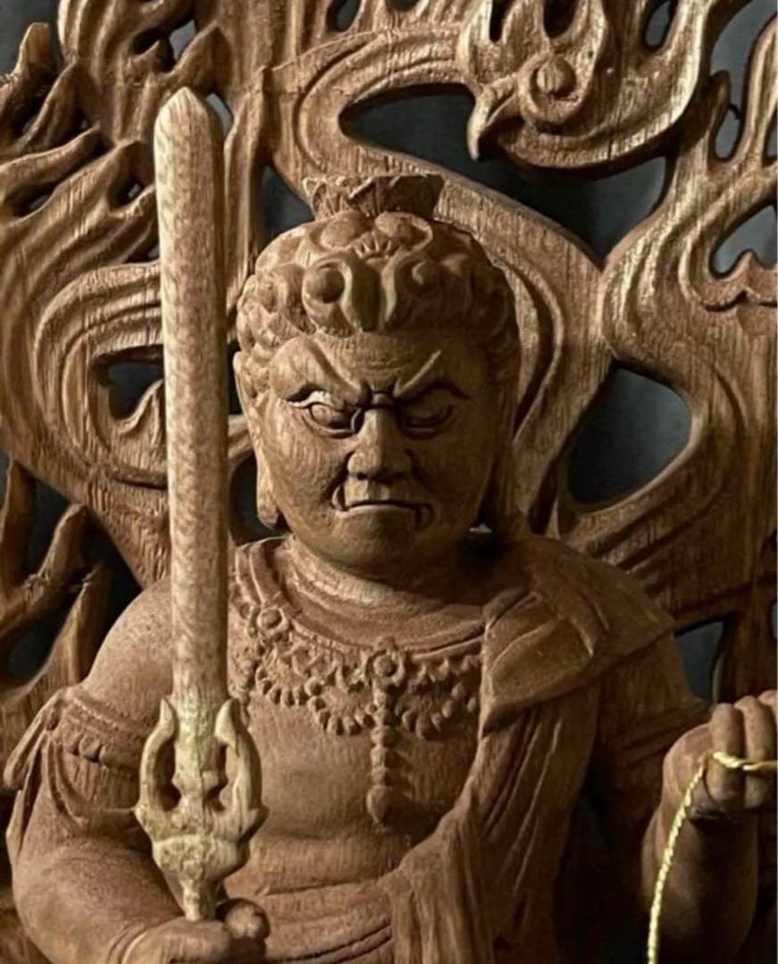 や*ん様 井波彫刻　仏教工芸品　総楠製　極上彫　木彫仏像　倶利伽羅不動明王座像