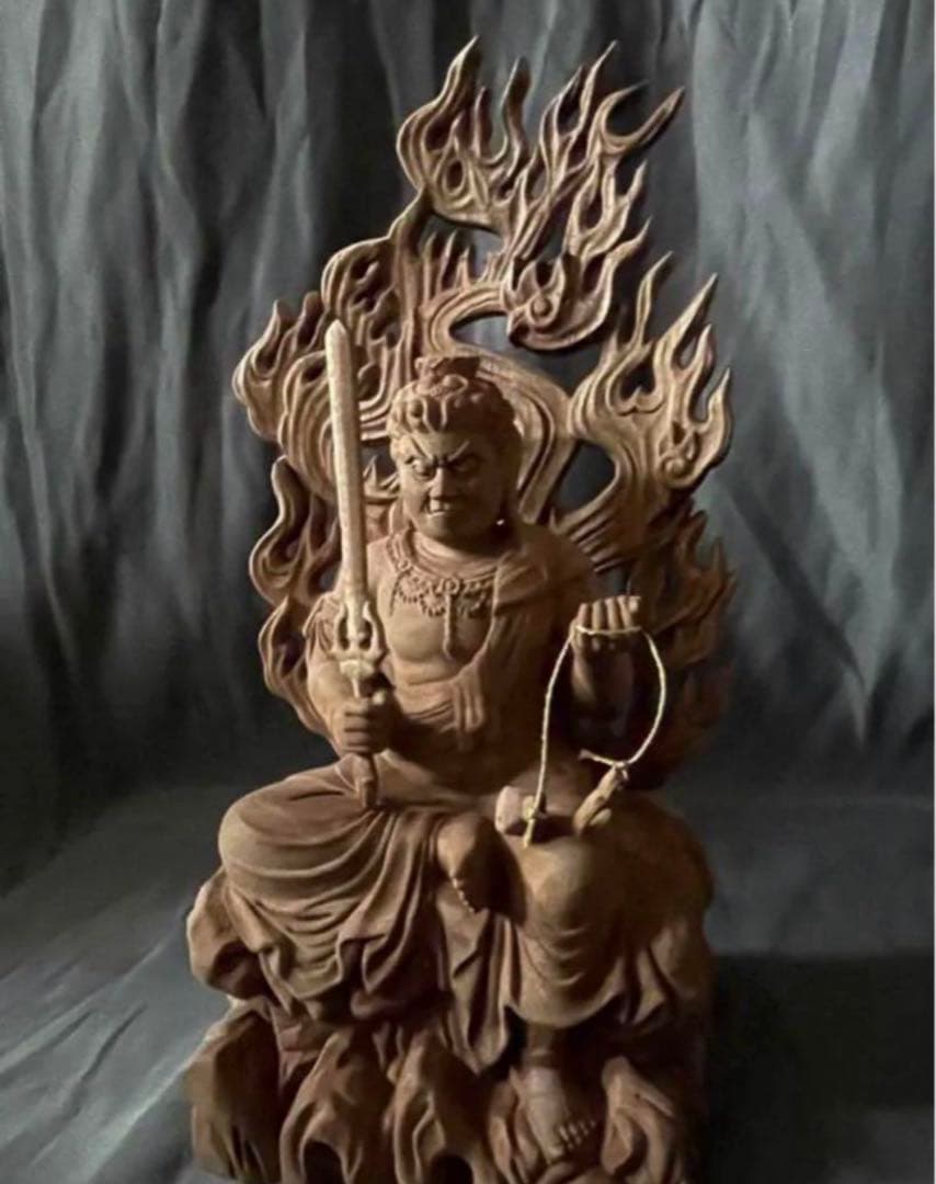 や*ん様 井波彫刻　仏教工芸品　総楠製　極上彫　木彫仏像　倶利伽羅不動明王座像