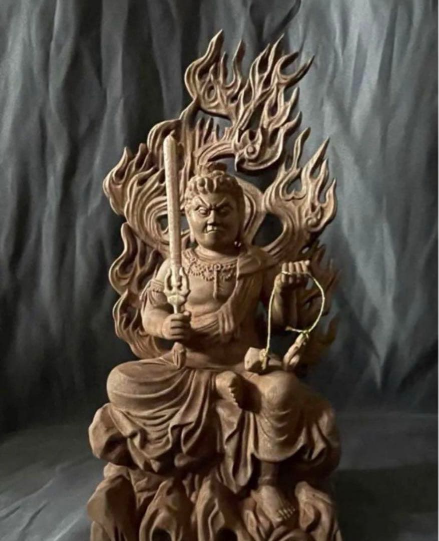 や*ん様 井波彫刻　仏教工芸品　総楠製　極上彫　木彫仏像　倶利伽羅不動明王座像