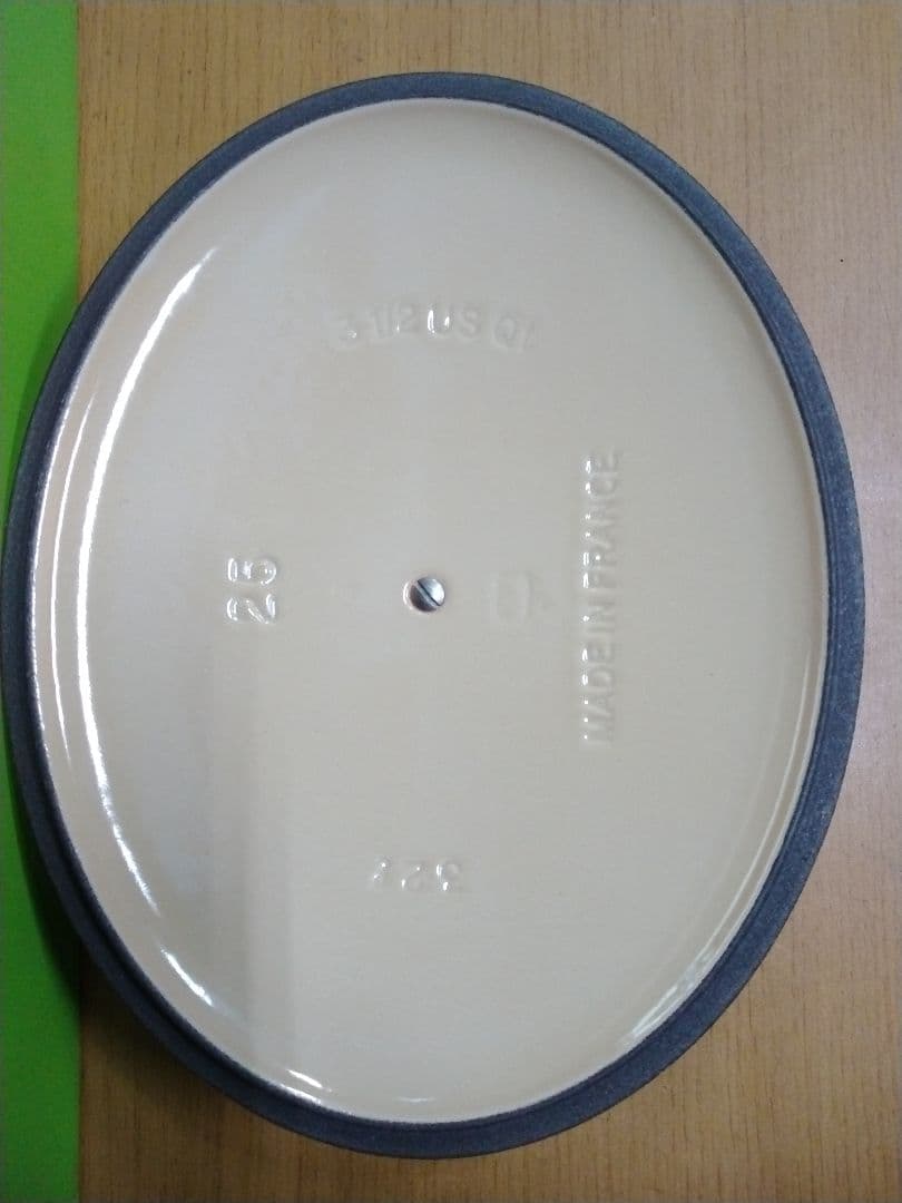 Le Creuset オレンジ オーバル鍋 25Cm