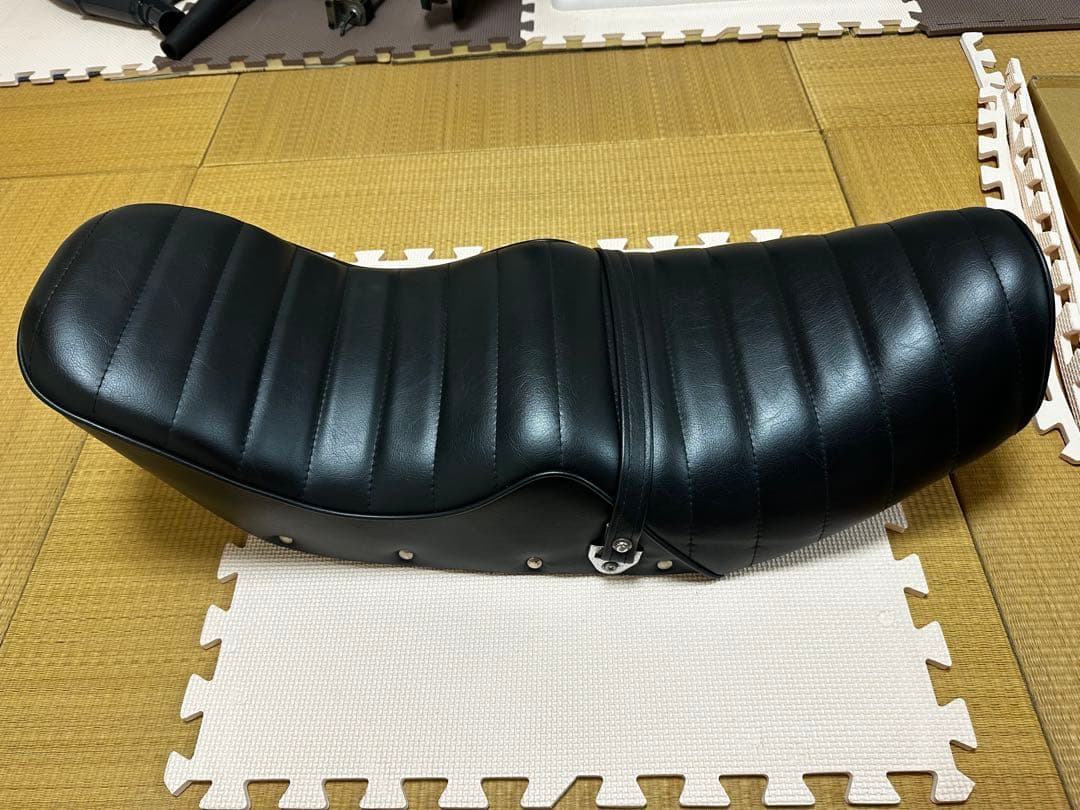 CB400T バブ Hawk Ⅱ チョビ三段シート 美品