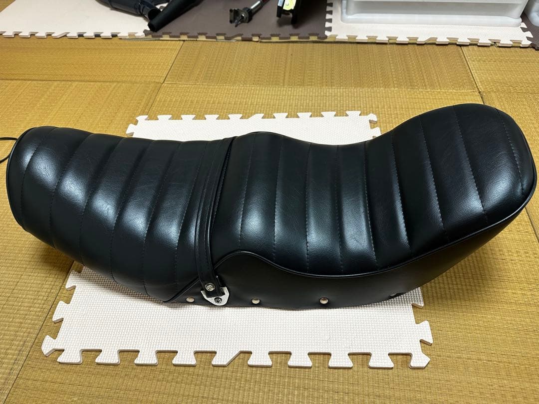 CB400T バブ Hawk Ⅱ チョビ三段シート 美品