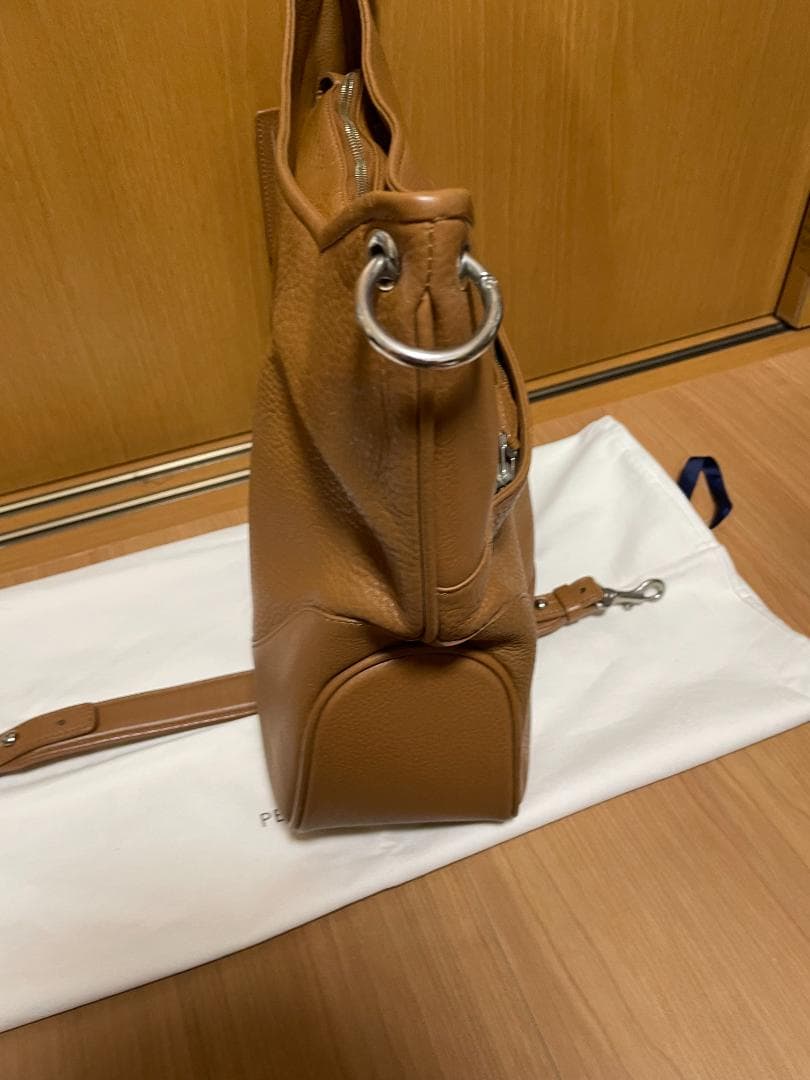 PELLE MORBIDA エディターズバッグ　ショルダーバッグ　本革 レザー
