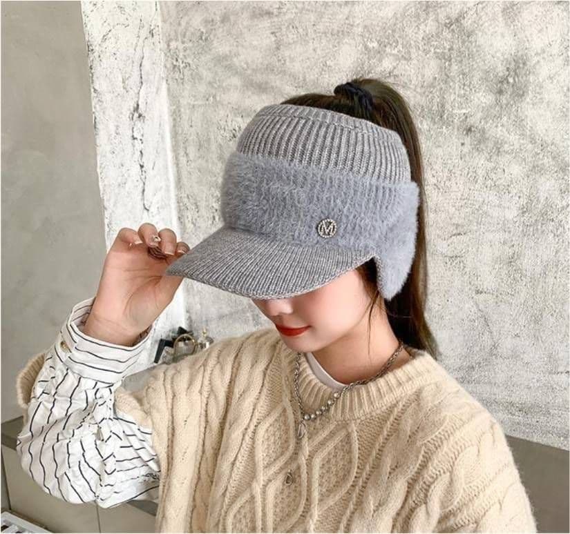 新品 グレー ニット帽 つば付き 黒 耳当て サンバイザー ゴルフ レディース