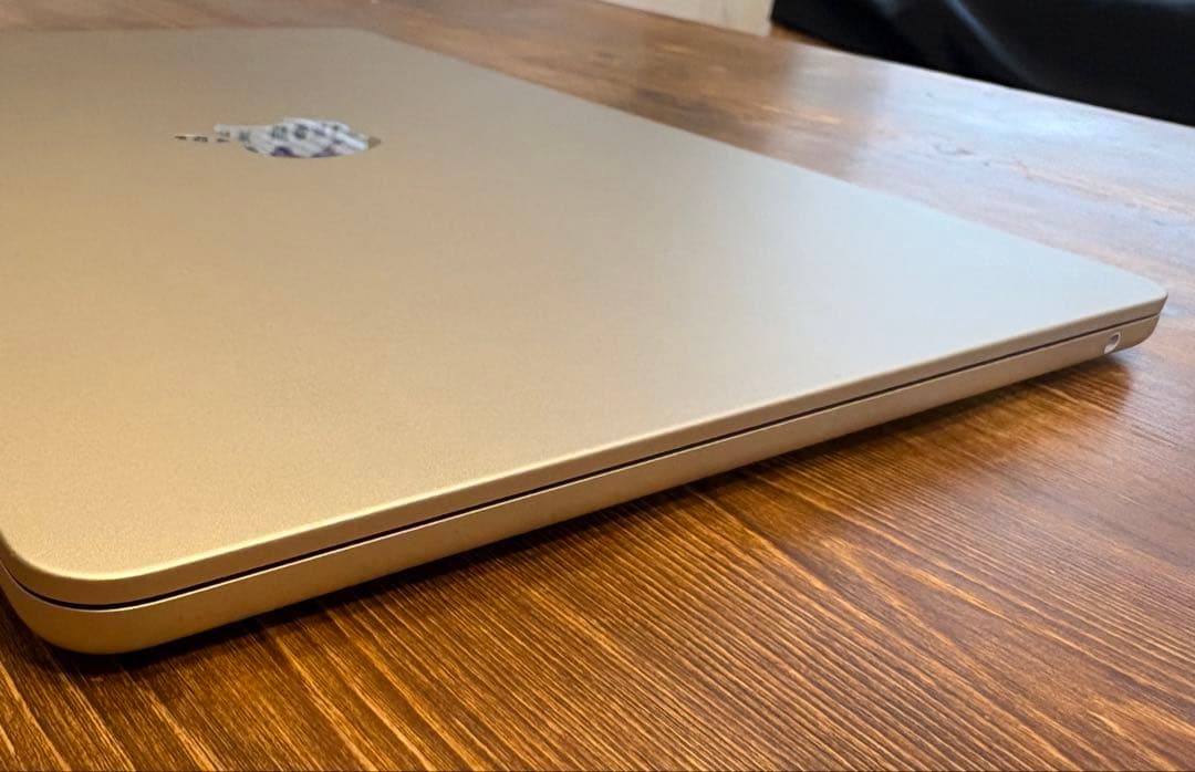 [美品] M2 MacBook Air 13inch スターライト