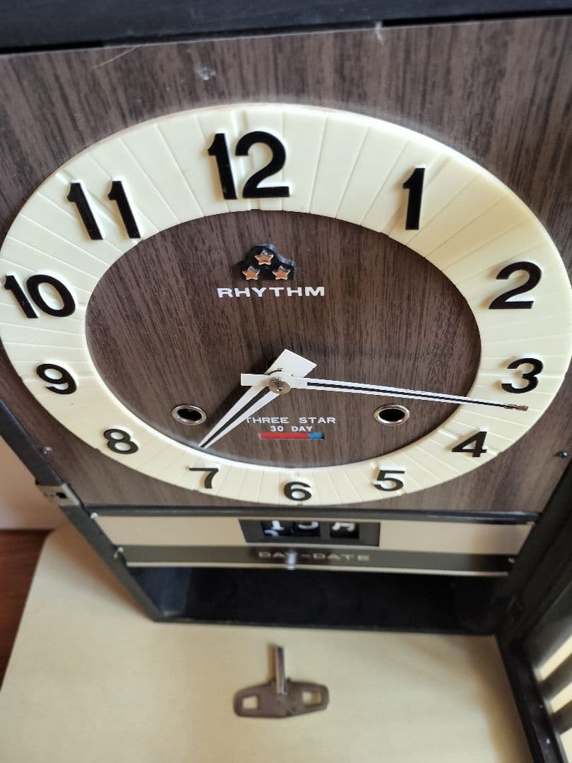 RHYTHM THREE STAR 掛時計 30日巻き
