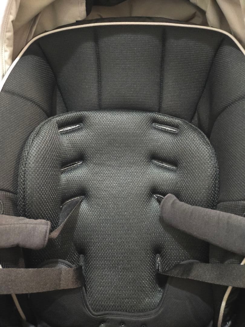 【美品】ApricaラクーナクッションフリープラスAB　ベージュ