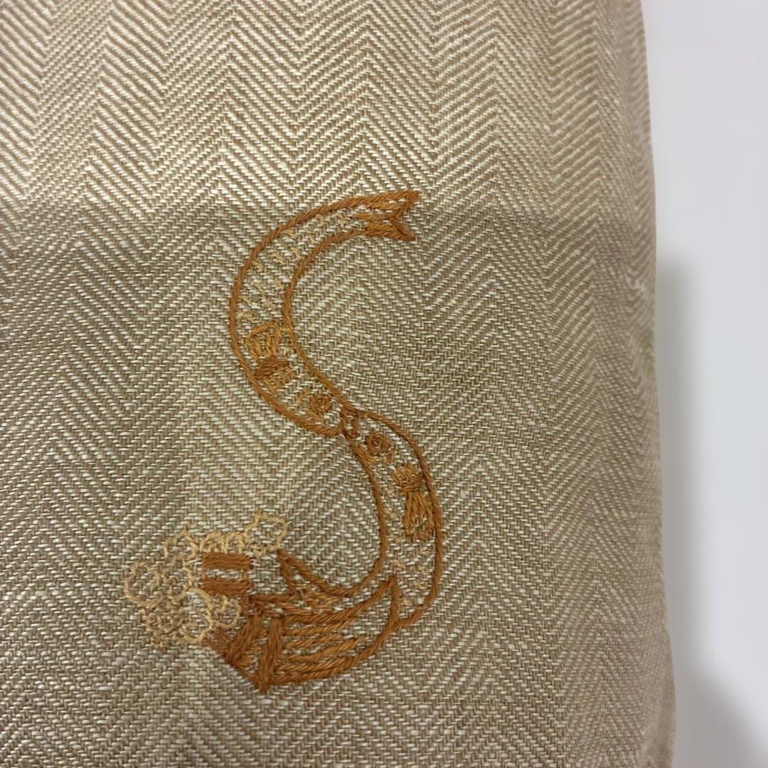 HERMES 刺繍 クッション 麻　30cm x 30cm