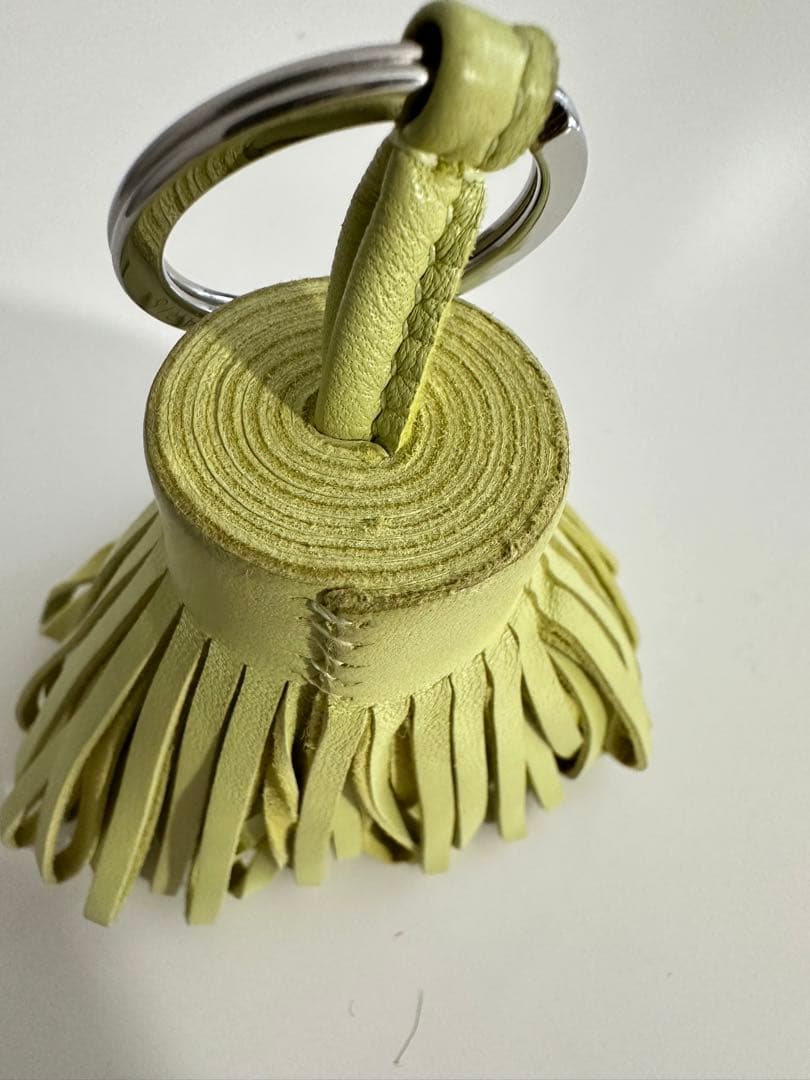 HERMES エルメス　キーホルダー　カルメン　黄緑　 チャーム　u刻印