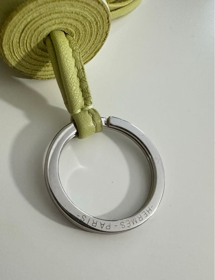 HERMES エルメス　キーホルダー　カルメン　黄緑　 チャーム　u刻印