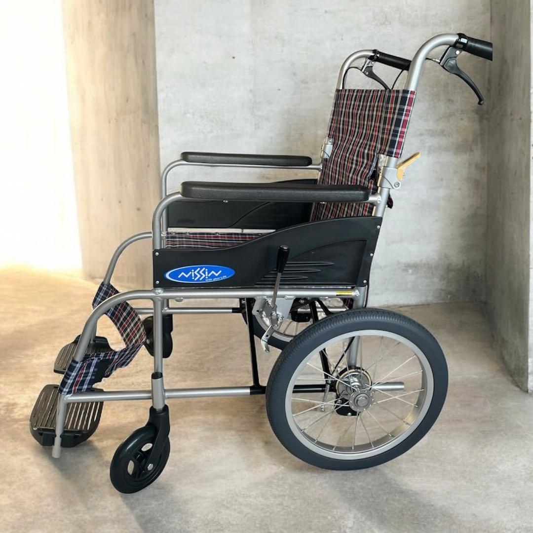 日進医療器 介助式 軽量車椅子 NEO-2 (取扱説明書あり)